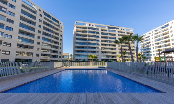 Resale - Apartment - Torrevieja - Punta Prima