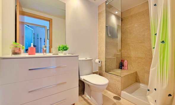 Resale - Apartment - Orihuela Costa - Campoamor