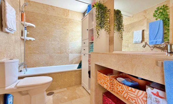 Resale - Apartment - Orihuela Costa - Campoamor