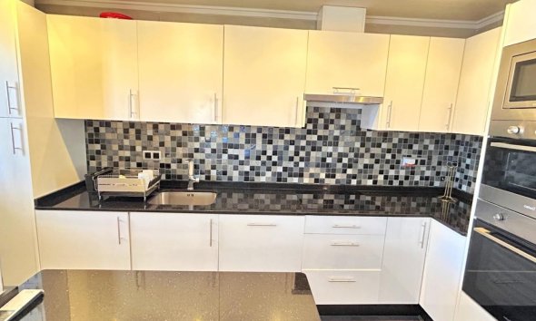 Resale - Terraced house / Townhouse - Orihuela Costa - Villamartín