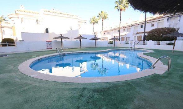 Resale - Bungalow - Orihuela Costa - Campoamor