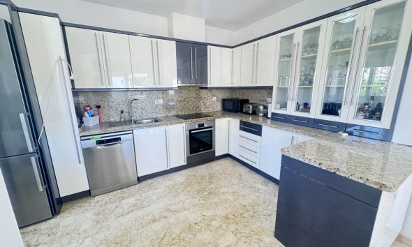 Resale - Villa - Las Ramblas Golf