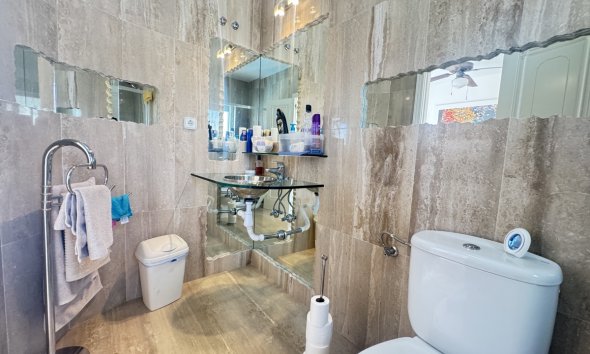 Resale - Villa - Las Ramblas Golf