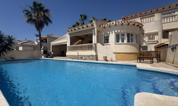 Resale - Villa - Las Ramblas Golf