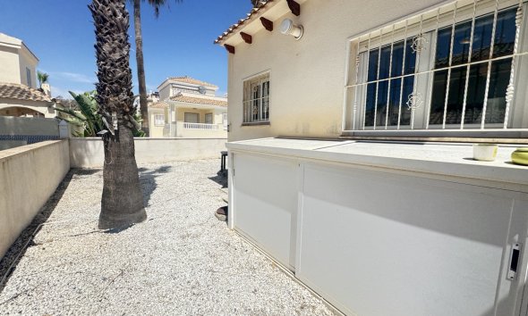Resale - Villa - Las Ramblas Golf