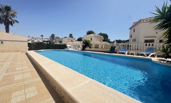 Resale - Villa - Las Ramblas Golf