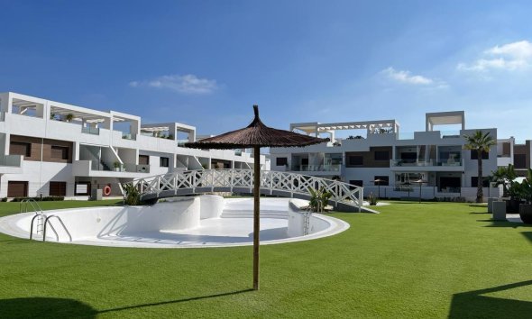 Reventa - Villa - Torrevieja - Los Balcones