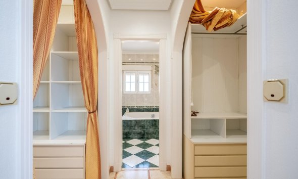 Resale - Villa - Torrevieja - El chaparral