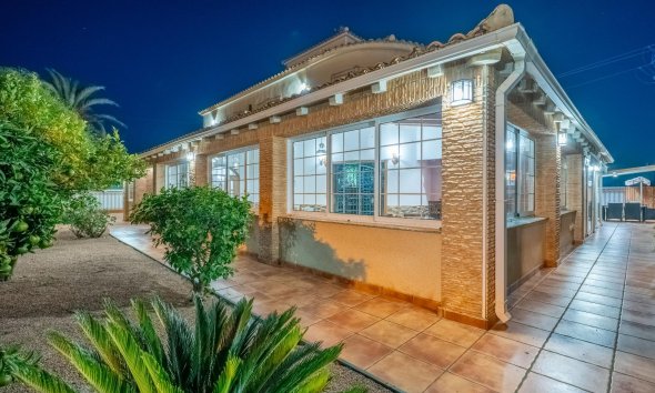 Resale - Villa - Torrevieja - El chaparral