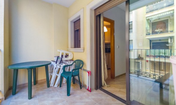 Resale - Apartment - Torrevieja - Acequion