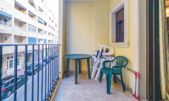 Resale - Apartment - Torrevieja - Acequion