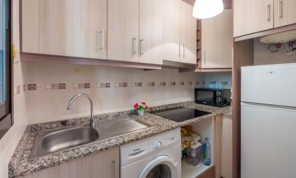 Resale - Apartment - Torrevieja - Acequion