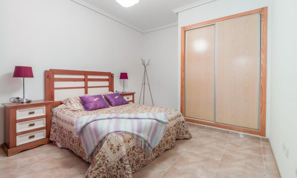Resale - Apartment - Torrevieja - Acequion