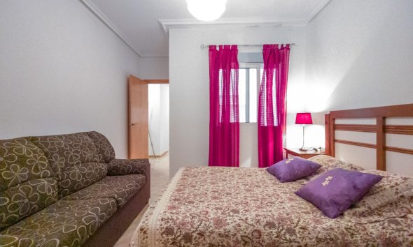 Resale - Apartment - Torrevieja - Acequion