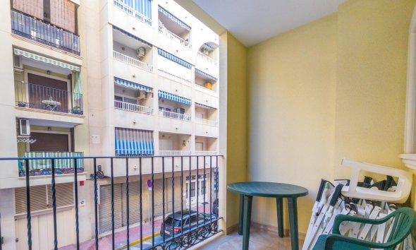 Resale - Apartment - Torrevieja - Acequion