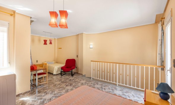 Resale - Duplex / Two-storey apartment - Los Alcazares - Centro