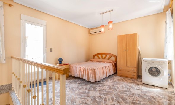 Resale - Duplex / Two-storey apartment - Los Alcazares - Centro