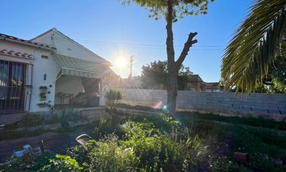 Resale - Villa - Torrevieja - Aguas Nuevas