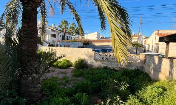 Resale - Villa - Torrevieja - Aguas Nuevas