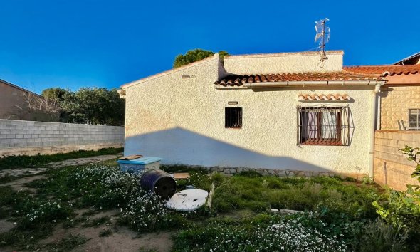 Resale - Villa - Torrevieja - Aguas Nuevas