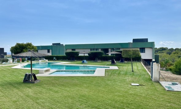 Resale - Apartment - Orihuela Costa - Villamartín