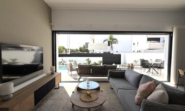 Resale - Bungalow - Pilar de la Horadada - Costa Blanca Sur