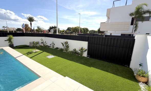 Resale - Bungalow - Pilar de la Horadada - Costa Blanca Sur