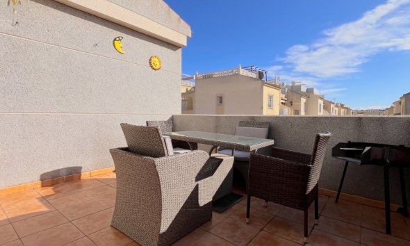 Resale - Terraced house / Townhouse - Torrevieja - La Siesta - El Salado -  Torreta