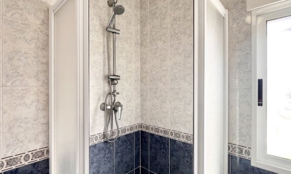 Resale - Terraced house / Townhouse - Torrevieja - La Siesta - El Salado -  Torreta