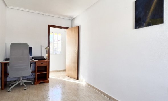 Resale - Terraced house / Townhouse - Torrevieja - La Siesta - El Salado -  Torreta