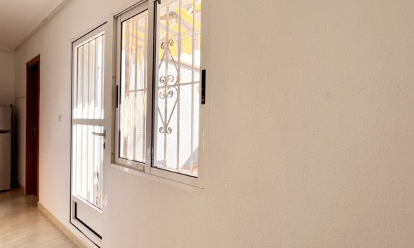 Resale - Terraced house / Townhouse - Torrevieja - La Siesta - El Salado -  Torreta