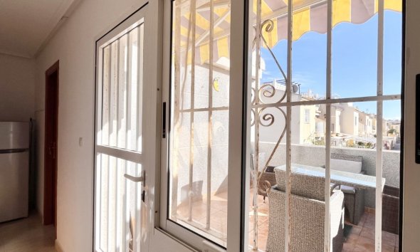 Resale - Terraced house / Townhouse - Torrevieja - La Siesta - El Salado -  Torreta