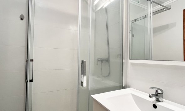 Resale - Terraced house / Townhouse - Torrevieja - La Siesta - El Salado -  Torreta