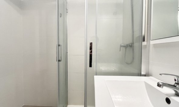 Resale - Terraced house / Townhouse - Torrevieja - La Siesta - El Salado -  Torreta