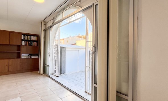 Resale - Terraced house / Townhouse - Torrevieja - La Siesta - El Salado -  Torreta
