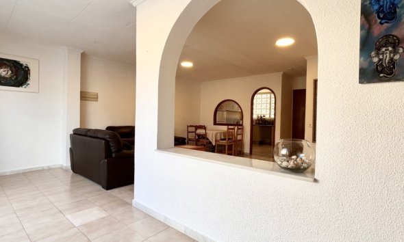 Resale - Terraced house / Townhouse - Torrevieja - La Siesta - El Salado -  Torreta