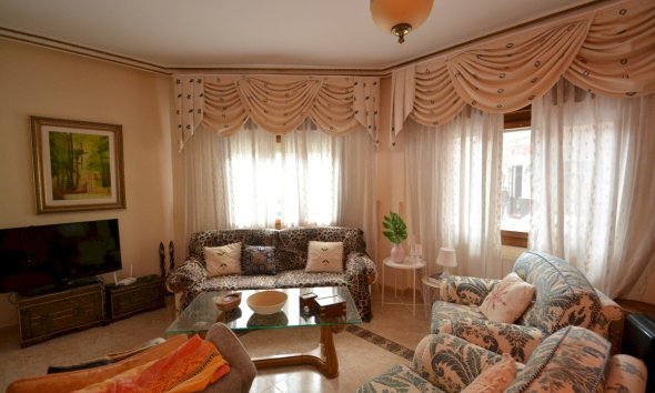 Resale - Villa - Guardamar del Segura