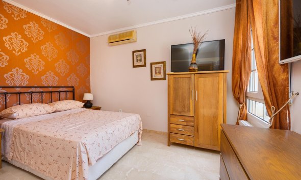 Resale - Villa - Orihuela Costa - Las Ramblas Golf