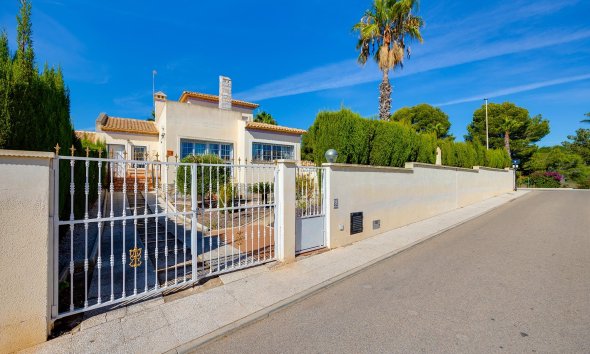 Resale - Villa - Orihuela Costa - Las Ramblas Golf
