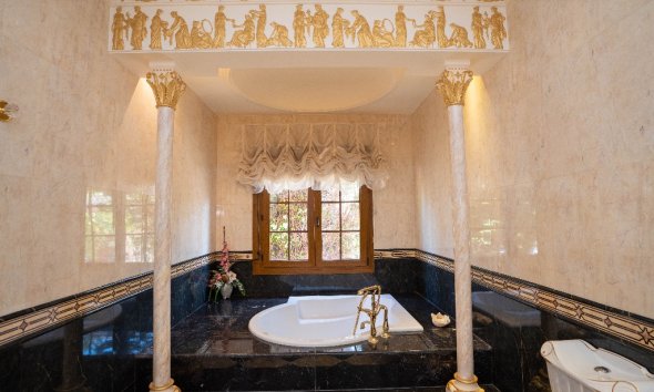 Resale - Villa - Orihuela Costa - Campoamor