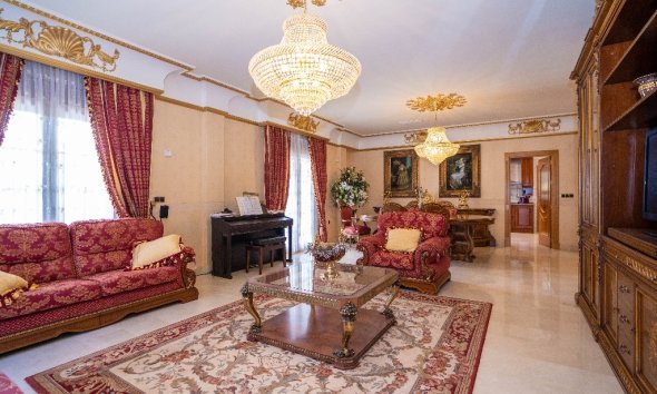 Resale - Villa - Orihuela Costa - Campoamor