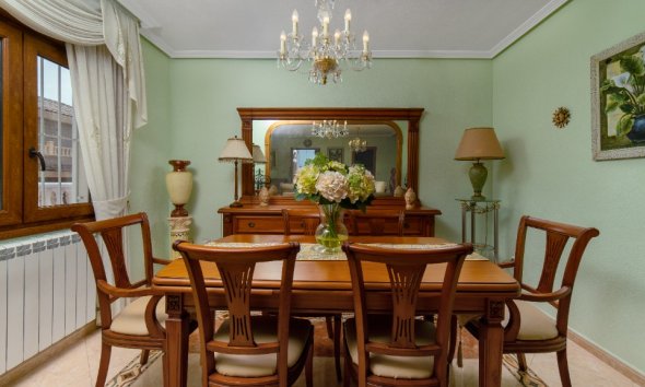 Resale - Villa - Torrevieja - Los Altos