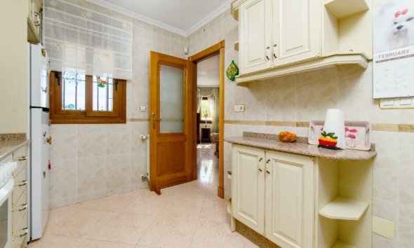Resale - Villa - Torrevieja - Los Altos