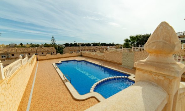 Resale - Villa - Torrevieja - Los Altos