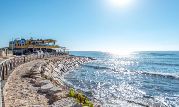 Resale - Villa - Torrevieja - Los Altos