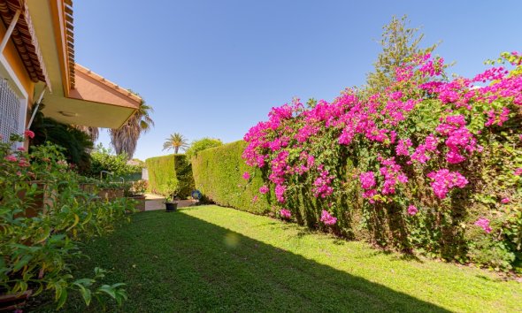 Resale - Villa - Orihuela Costa - Campoamor