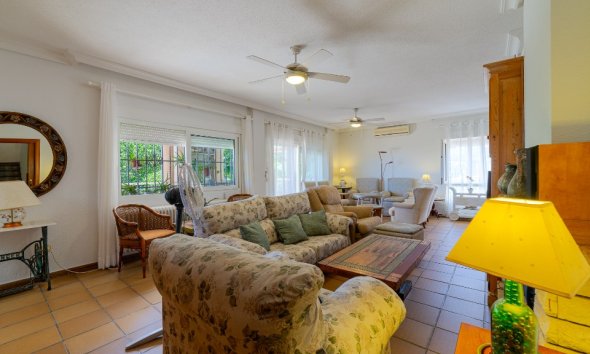 Resale - Villa - Orihuela Costa - Campoamor