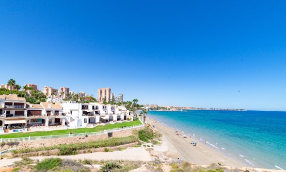 Resale - Villa - Orihuela Costa - Campoamor