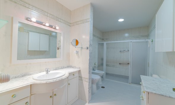 Resale - Villa - Orihuela Costa - Campoamor