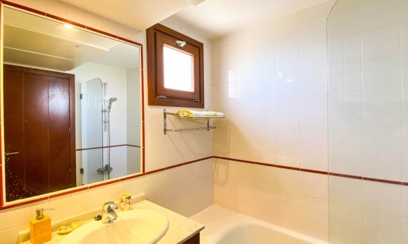 Resale - Apartment - Punta Prima